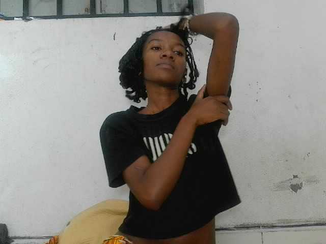 Claudiaah live cam