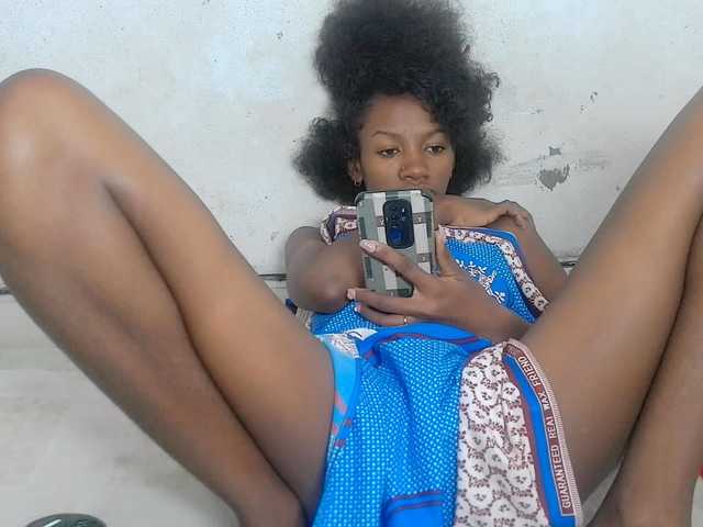 Claudiaah live cam on BongaCams