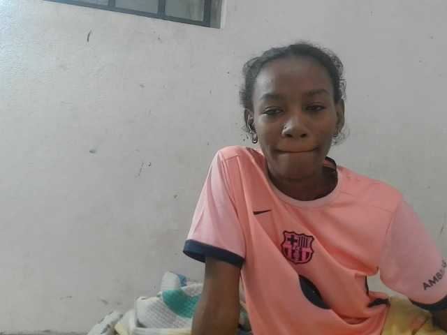 Claudiaah live cam on BongaCams
