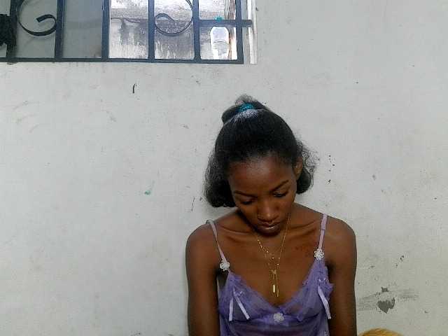 Claudiaah live cam on BongaCams