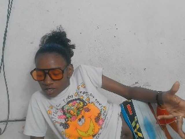 Claudiaah live cam preview