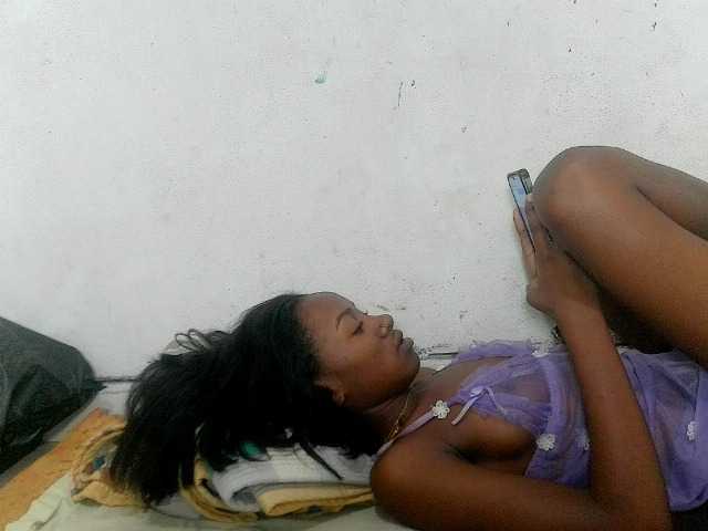 Claudiaah live cam on BongaCams
