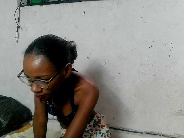 Claudiaah live webcam show