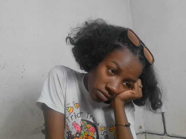 Claudiaah live cam on BongaCams
