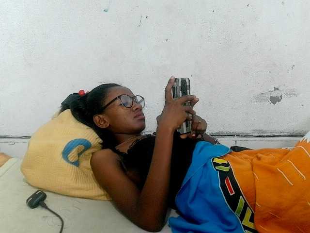 Claudiaah live cam on BongaCams