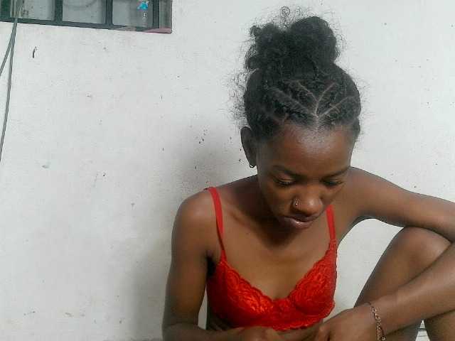 Claudiaah live cam on BongaCams