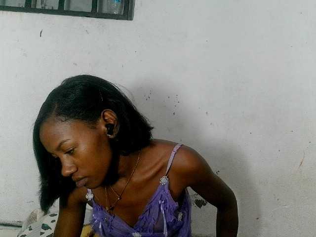 Claudiaah live cam on BongaCams