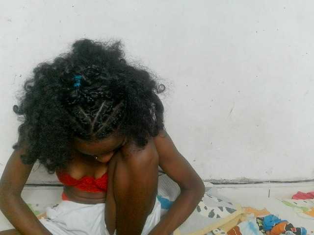 Claudiaah live cam on BongaCams