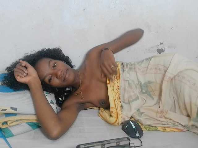 Claudiaah live cam on BongaCams