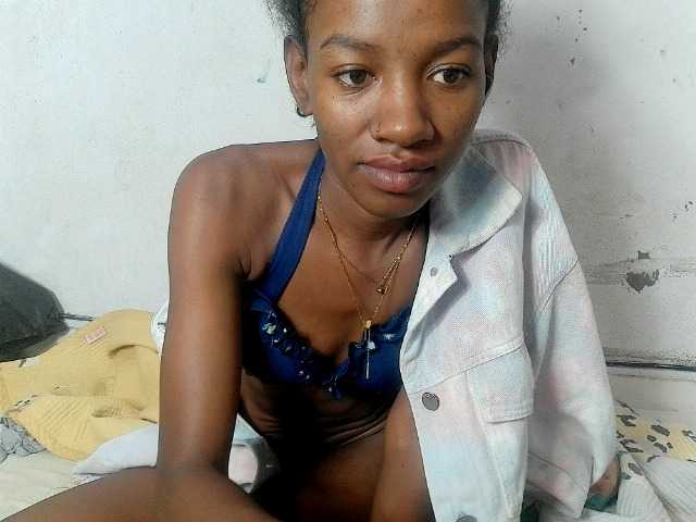 Claudiaah live cam on BongaCams