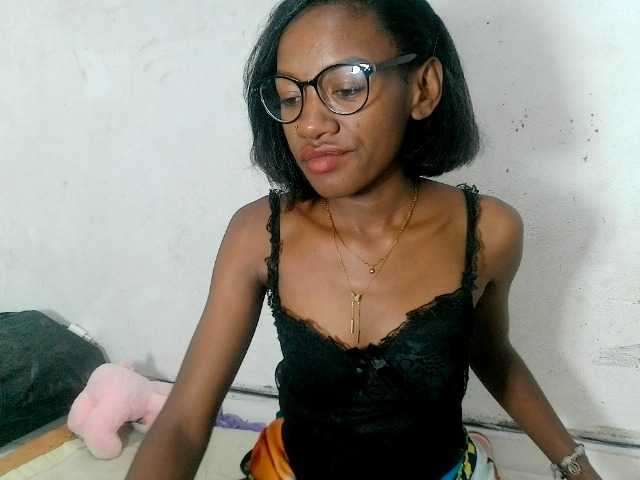 Claudiaah live cam on BongaCams