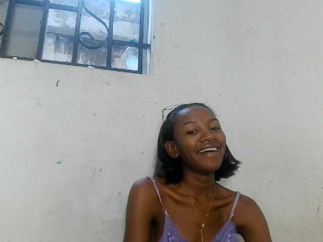 Claudiaah live webcam show