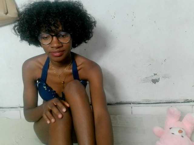 Claudiaah live webcam show