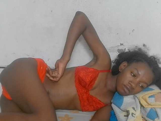 Claudiaah live cam on BongaCams