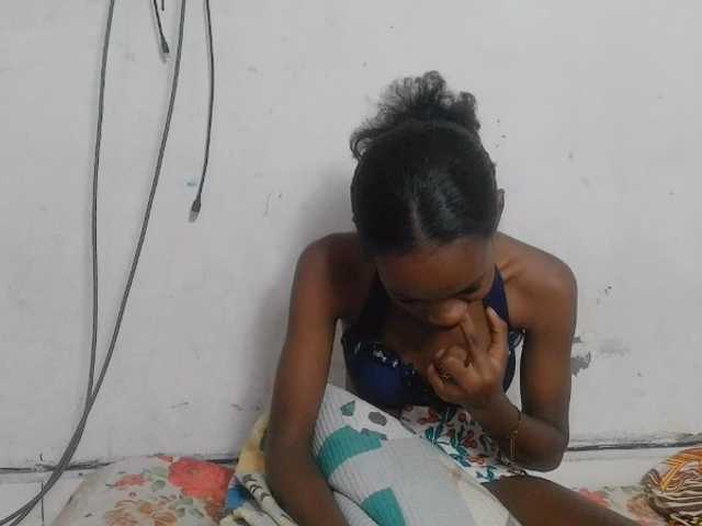 Claudiaah live cam on BongaCams