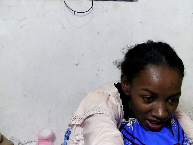 Claudiaah live cam on BongaCams