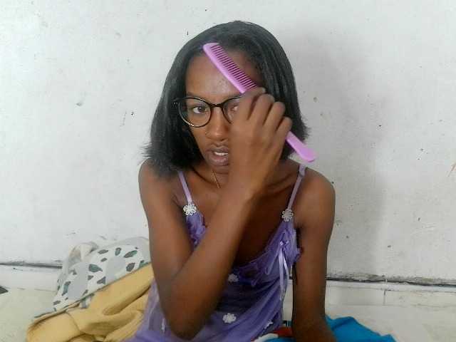 Claudiaah live cam on BongaCams