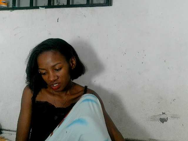 Claudiaah live webcam show