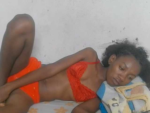 Claudiaah live cam on BongaCams