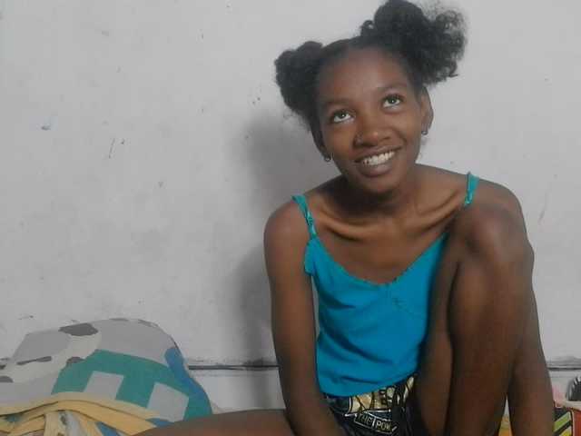 Claudiaah live cam on BongaCams