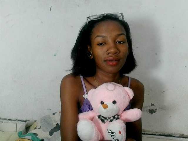 Claudiaah live cam on BongaCams