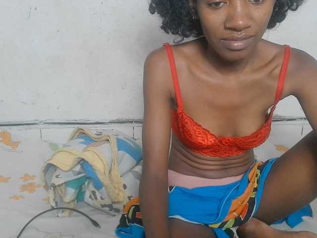 Claudiaah live cam on BongaCams