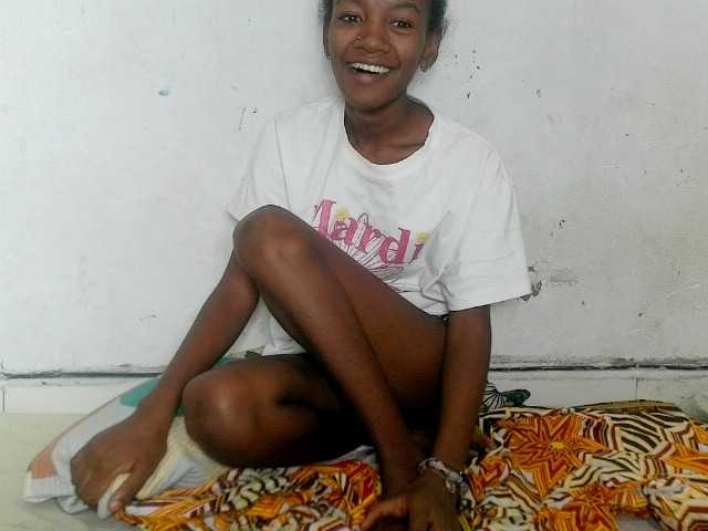 Claudiaah live cam on BongaCams