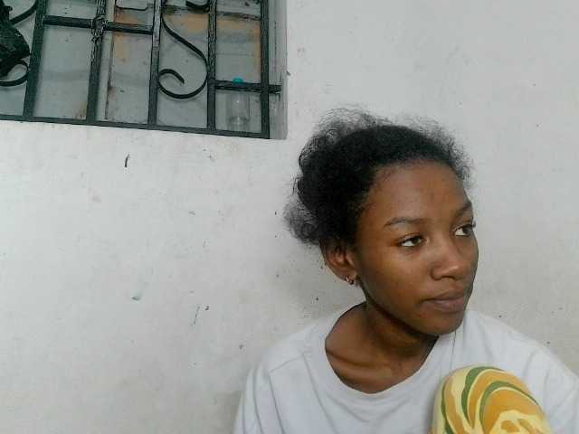 Claudiaah live cam on BongaCams