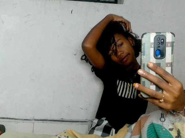 Claudiaah live cam on BongaCams