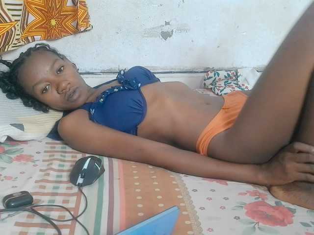 Claudiaah live cam preview