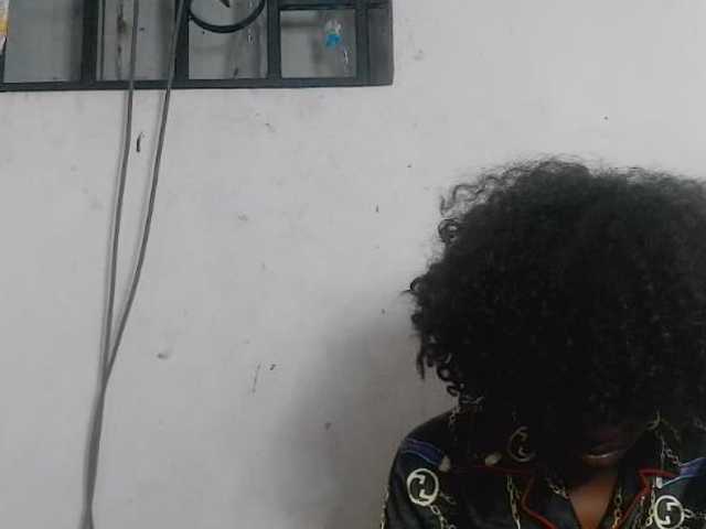 Claudiaah live cam on BongaCams