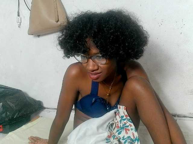 Claudiaah live webcam show
