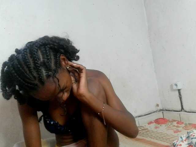 Claudiaah live cam on BongaCams