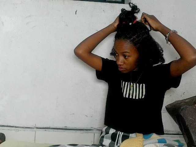 Claudiaah live cam on BongaCams