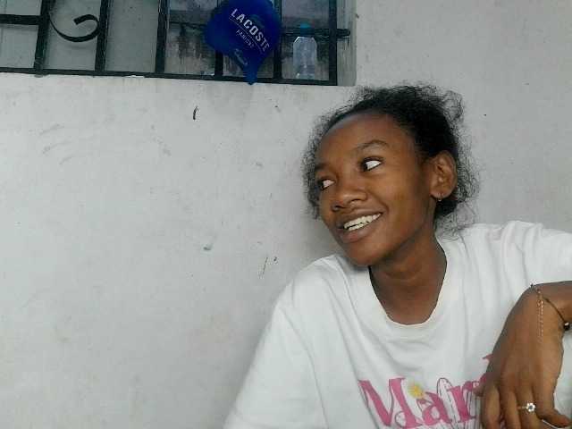 Claudiaah live cam on BongaCams