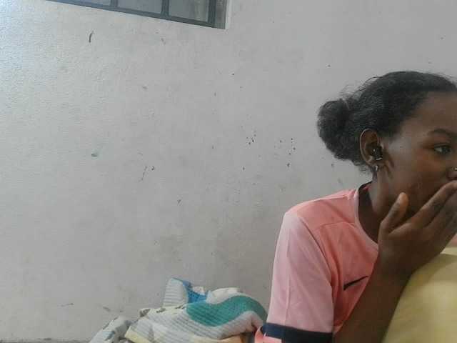 Claudiaah live cam on BongaCams