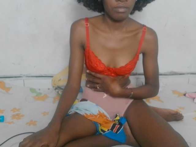 Claudiaah live cam on BongaCams