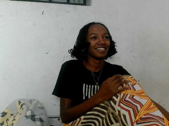 Claudiaah live cam on BongaCams