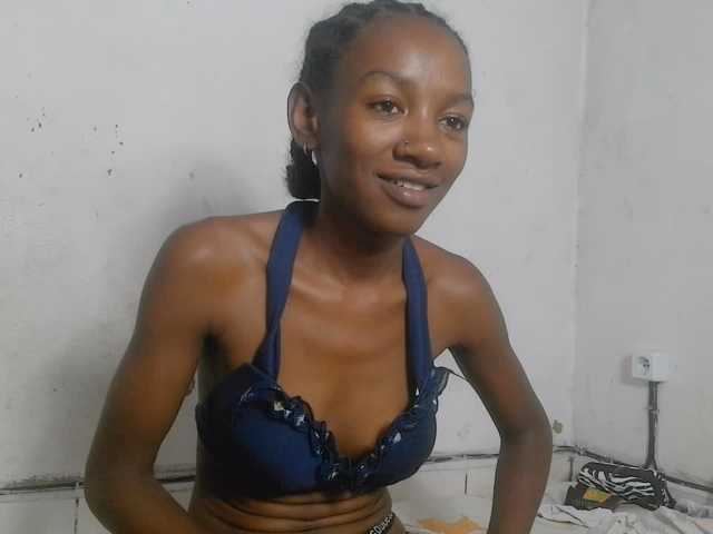 Claudiaah live cam on BongaCams