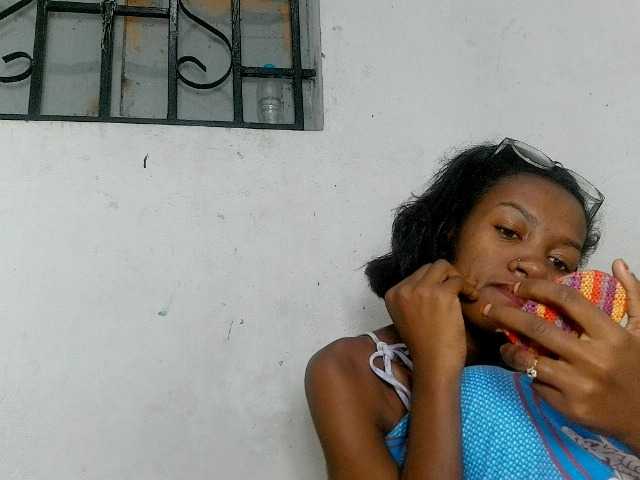 Claudiaah live cam on BongaCams