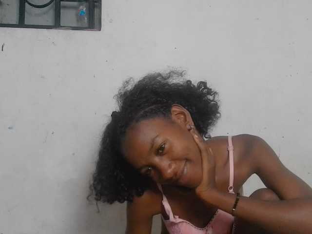 Claudiaah live cam on BongaCams