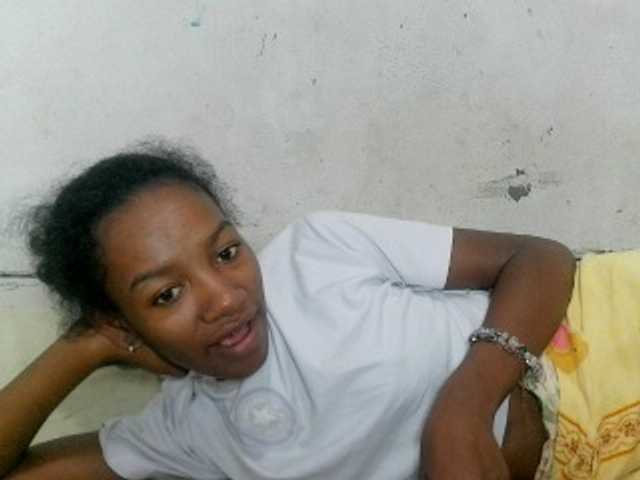 Claudiaah live cam on BongaCams