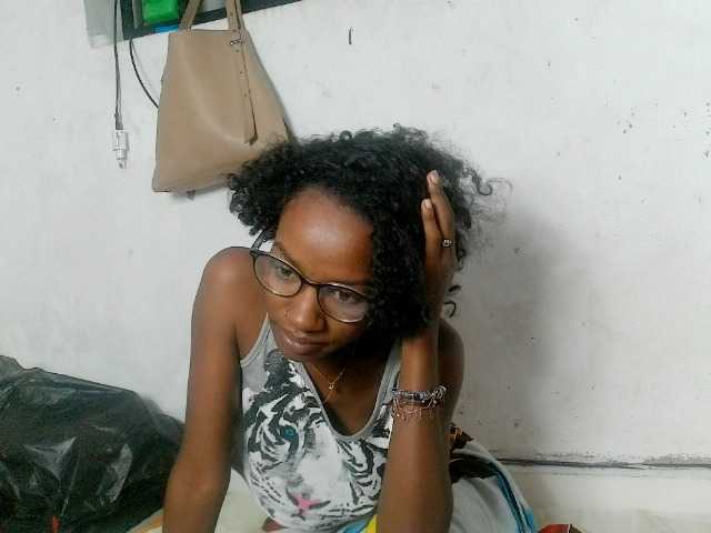 Claudiaah live cam on BongaCams