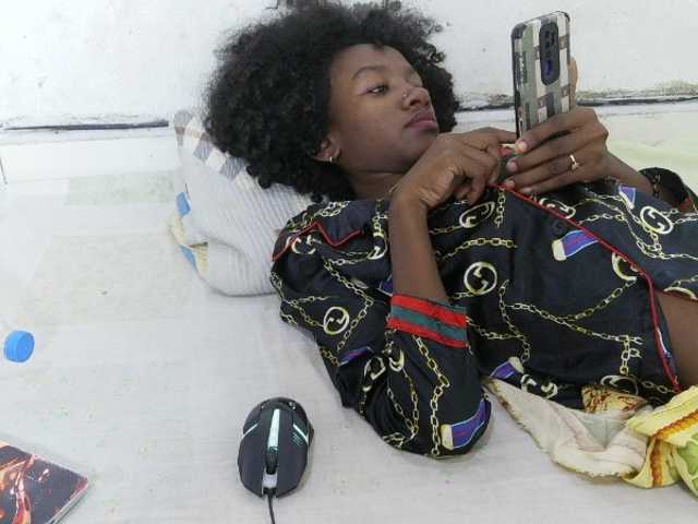 Claudiaah live cam on BongaCams