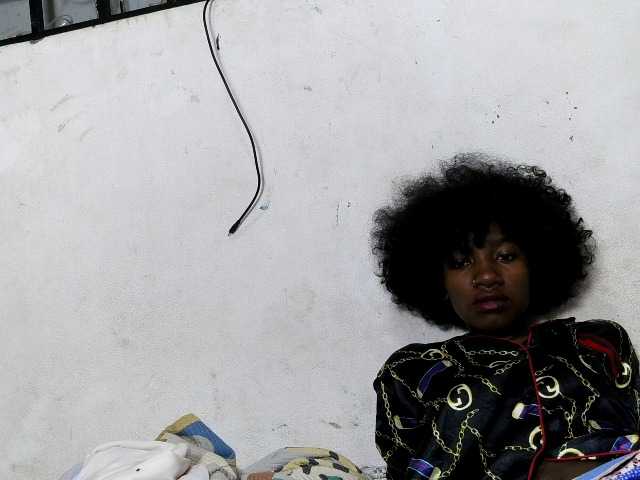 Claudiaah live cam on BongaCams
