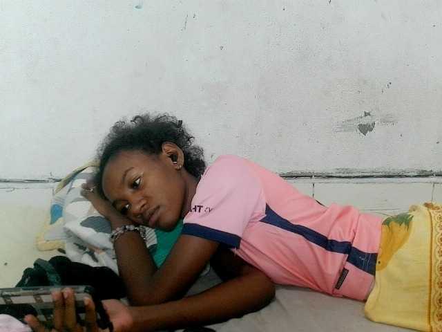 Claudiaah live cam on BongaCams