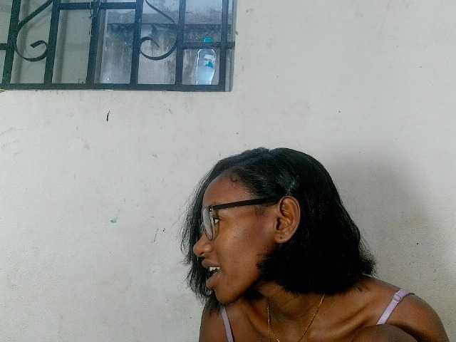 Claudiaah live webcam show