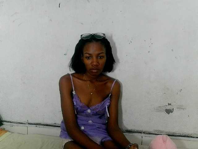 Claudiaah live cam on BongaCams