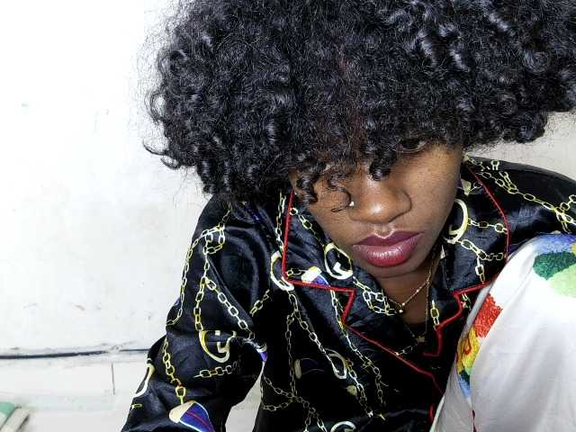 Claudiaah live cam on BongaCams