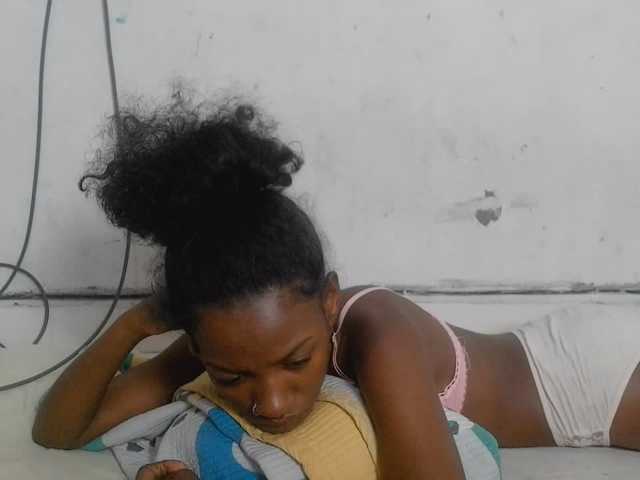 Claudiaah live cam on BongaCams